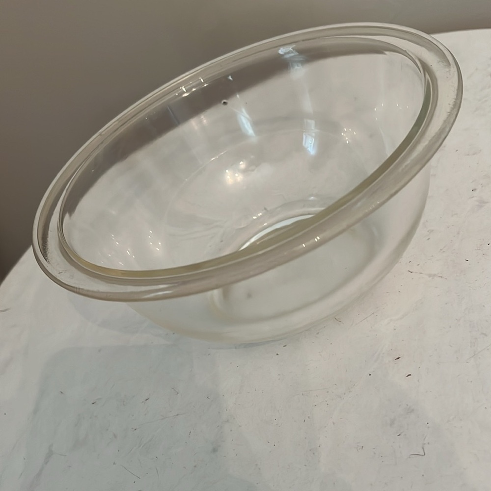 Vintage Clear Glass Pyrex 1 Quart Round Mixing Bowl #322 - Picture 4 of 6